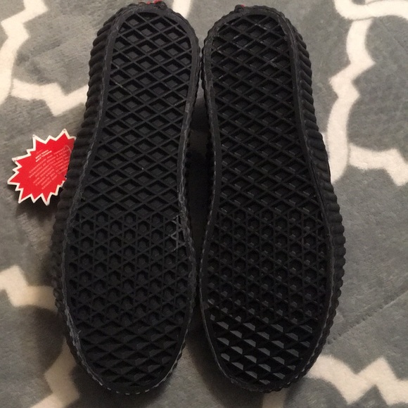 VANS MARVEL Slip-On shoes BLACK Super Hero Fun - Picture 9 of 9